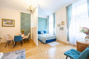 Deluxe Home in Art Nouveau House- with GARAGE Budapest